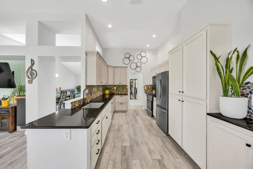 5112 Charter Court, Rocklin