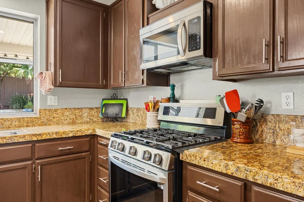 1511 Lathwell Way, Roseville