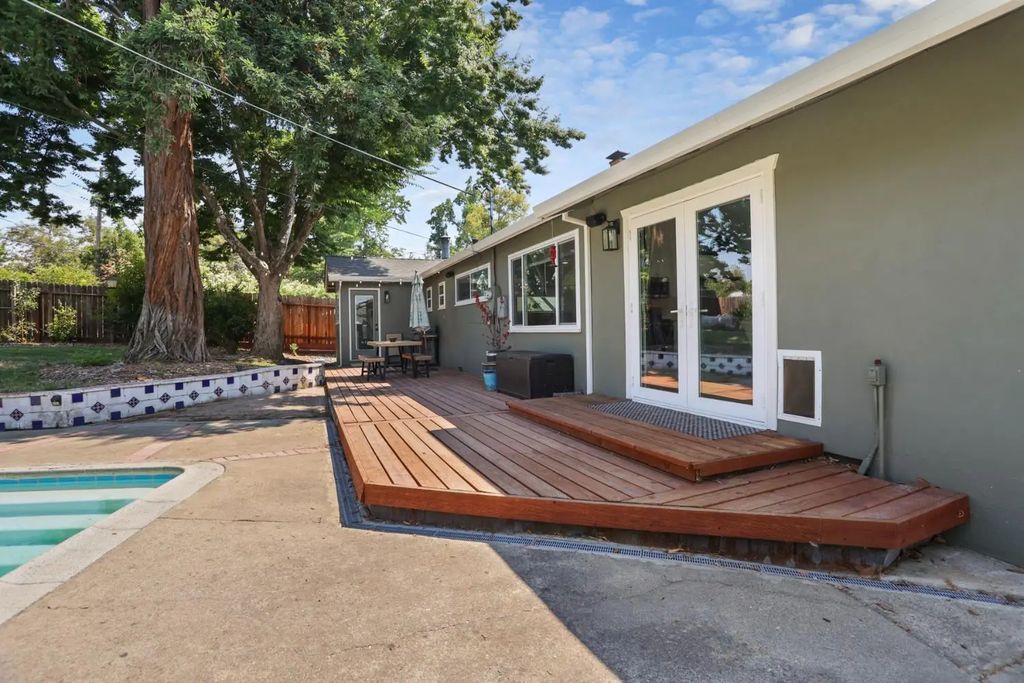 2516 El Vita Way, Carmichael
