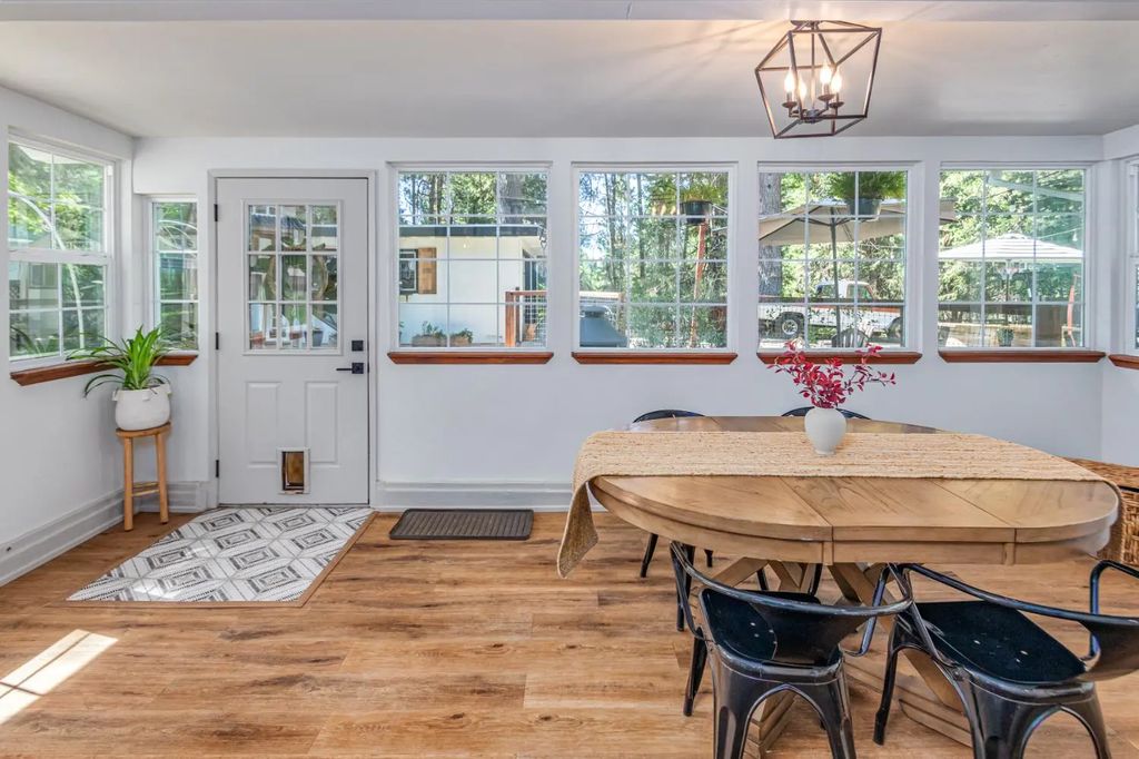 383 Alpine Drive, Colfax