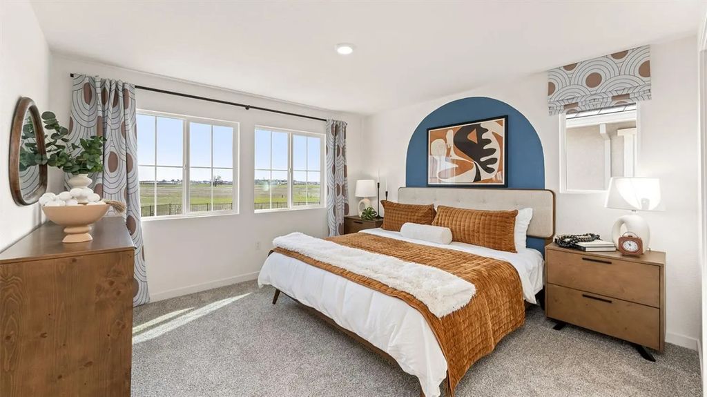 1080 Silver Feather Way, Roseville
