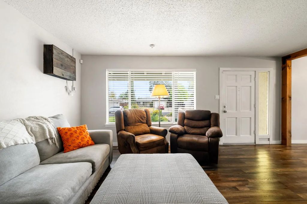 5755 Hesper Way, Carmichael