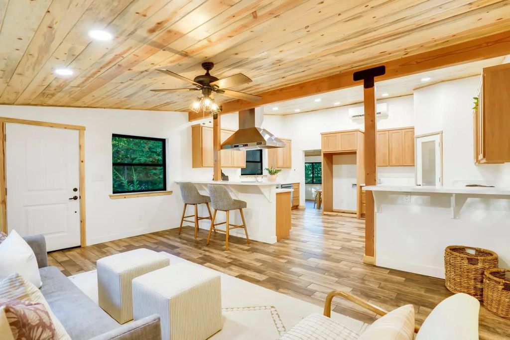 24200 Grand View Avenue, Colfax