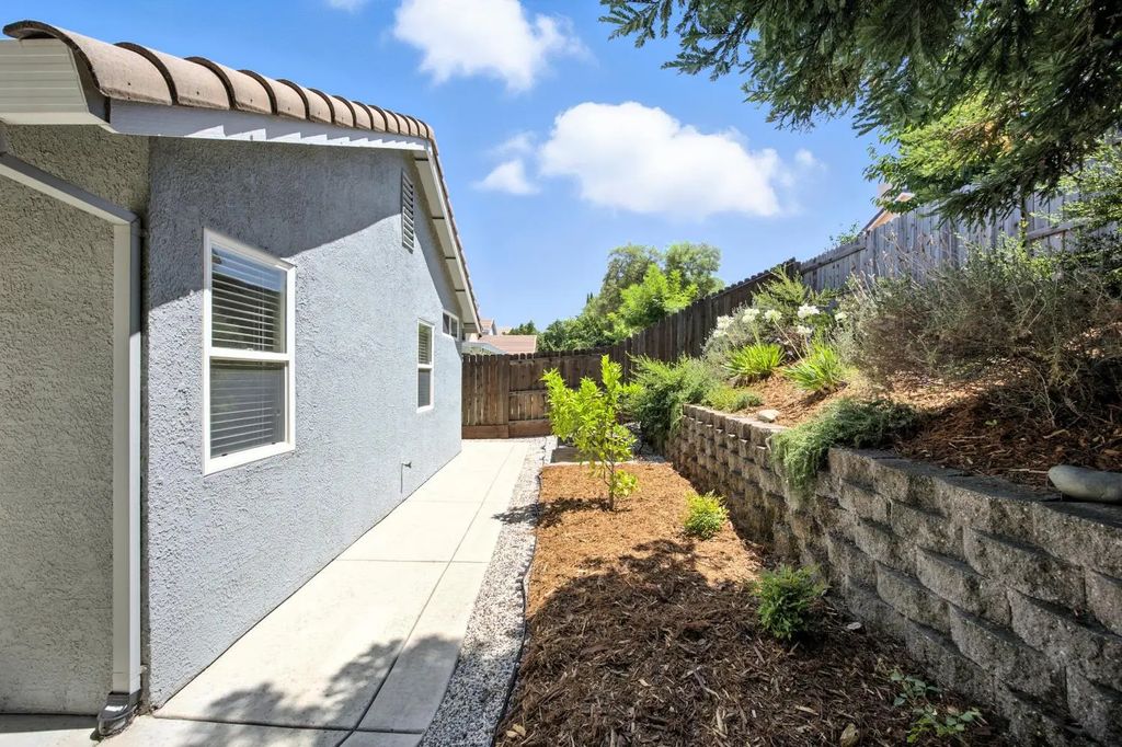 100 Clydesdale Way, Roseville