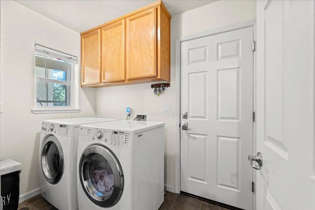397 Washington Irving Drive, Colfax