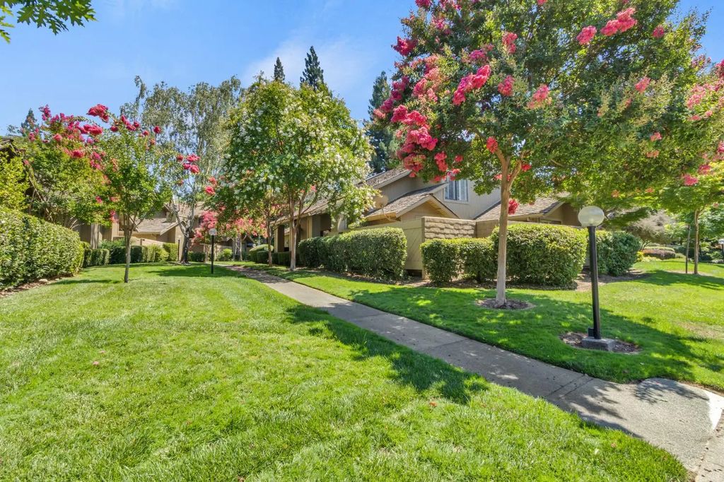 2206 Promontory Point Lane, Gold River