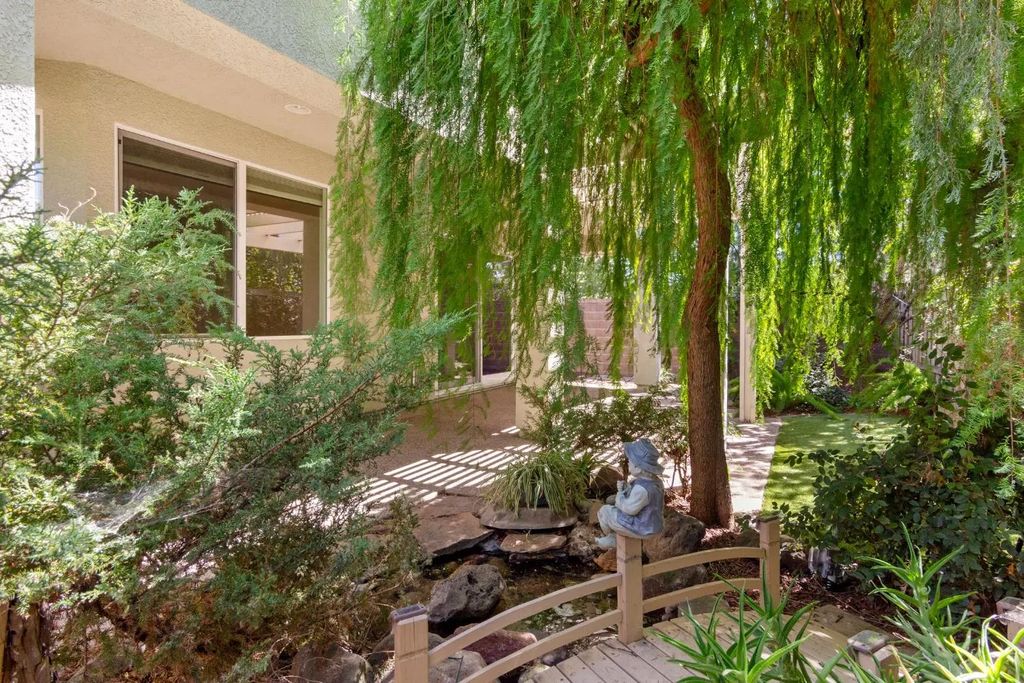 1165 River Rock Lane, Lincoln