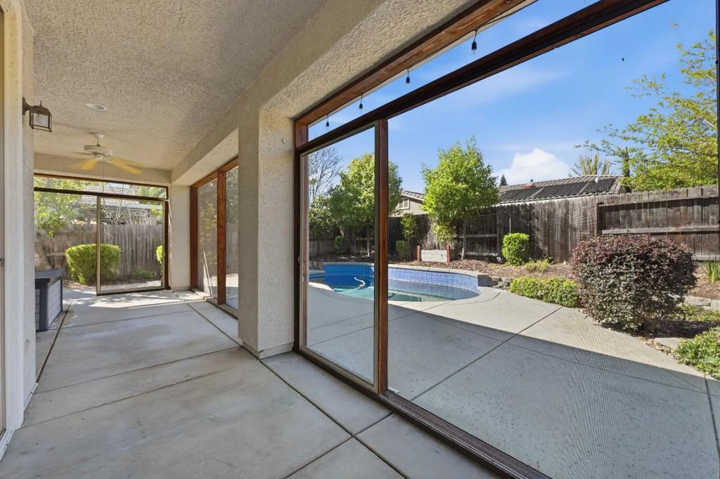 1481 Barnwood Lane, Roseville