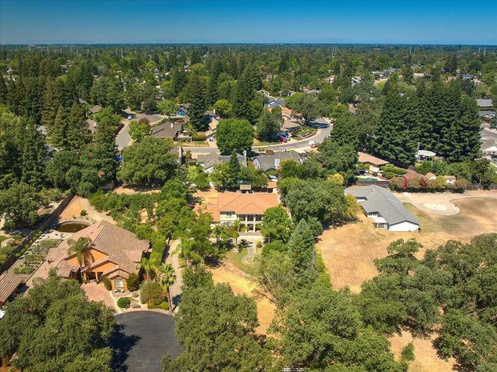 7121 Almond Avenue, Orangevale