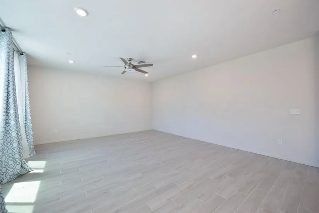 2088 Skipping Stone Way, Roseville