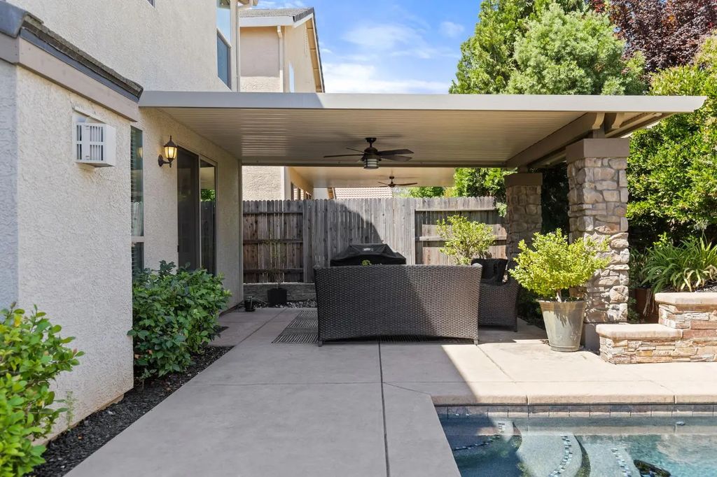 1629 La Guardia, Lincoln