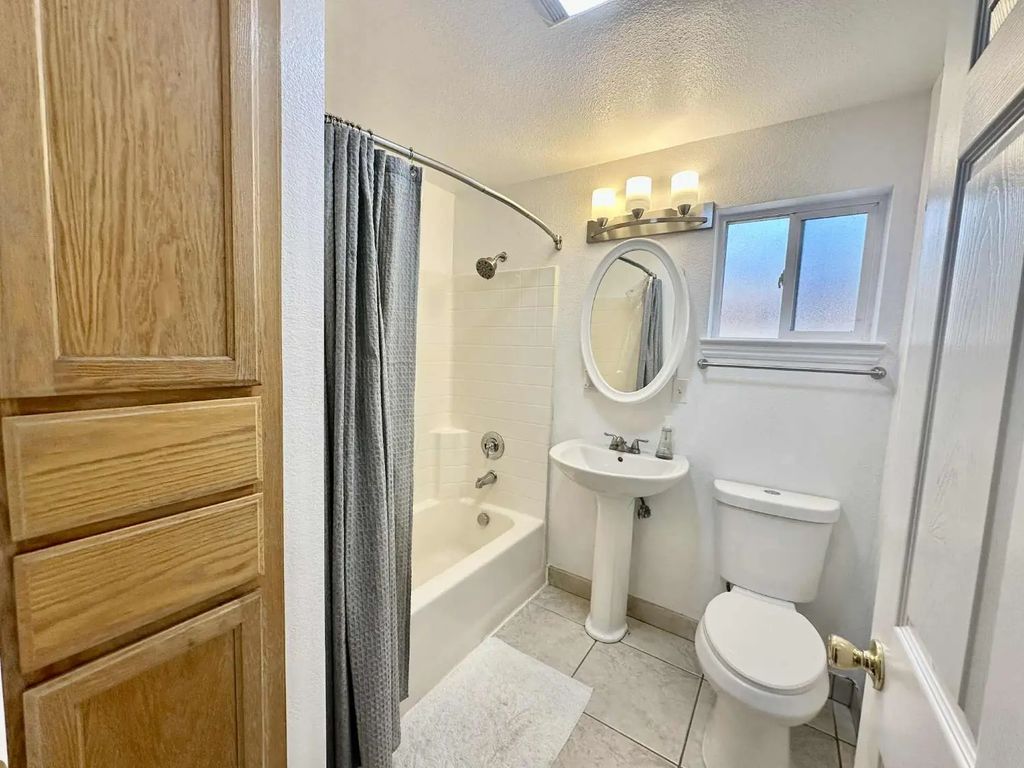4920 2nd Street, Rocklin