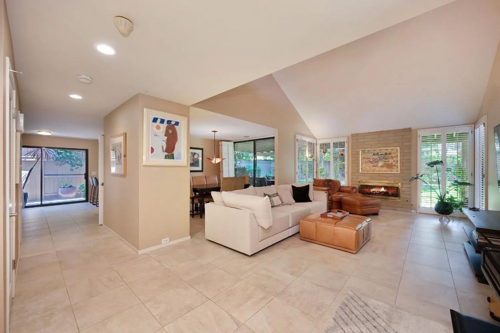 2139 Dame Shirley Way, Gold River