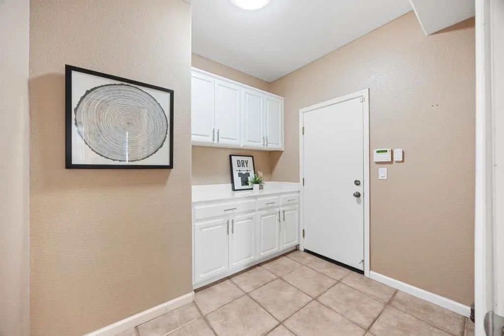 8432 Briggs Drive, Roseville