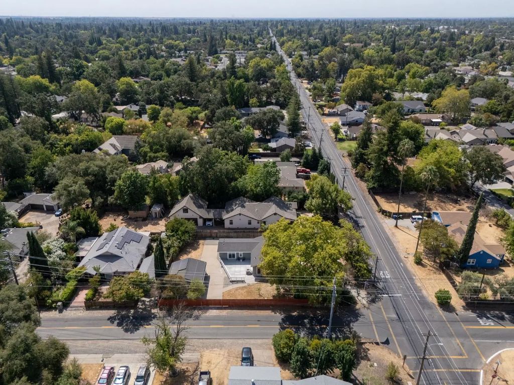 3748 California Avenue, Carmichael