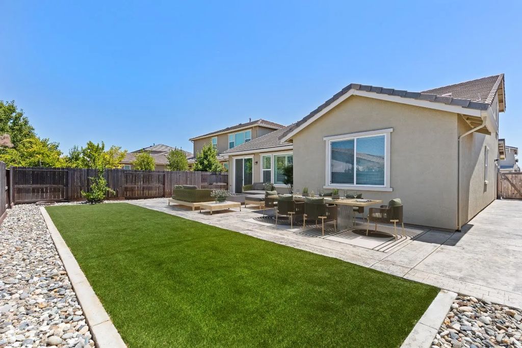 4025 Hydra Circle, Roseville