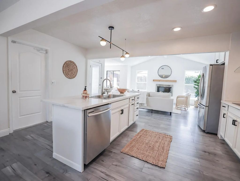 8954 Phoenix Avenue, Fair Oaks