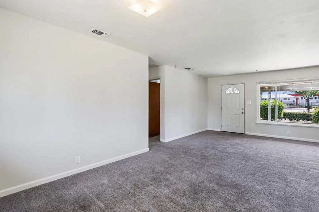 5437 Robertson Avenue, Carmichael