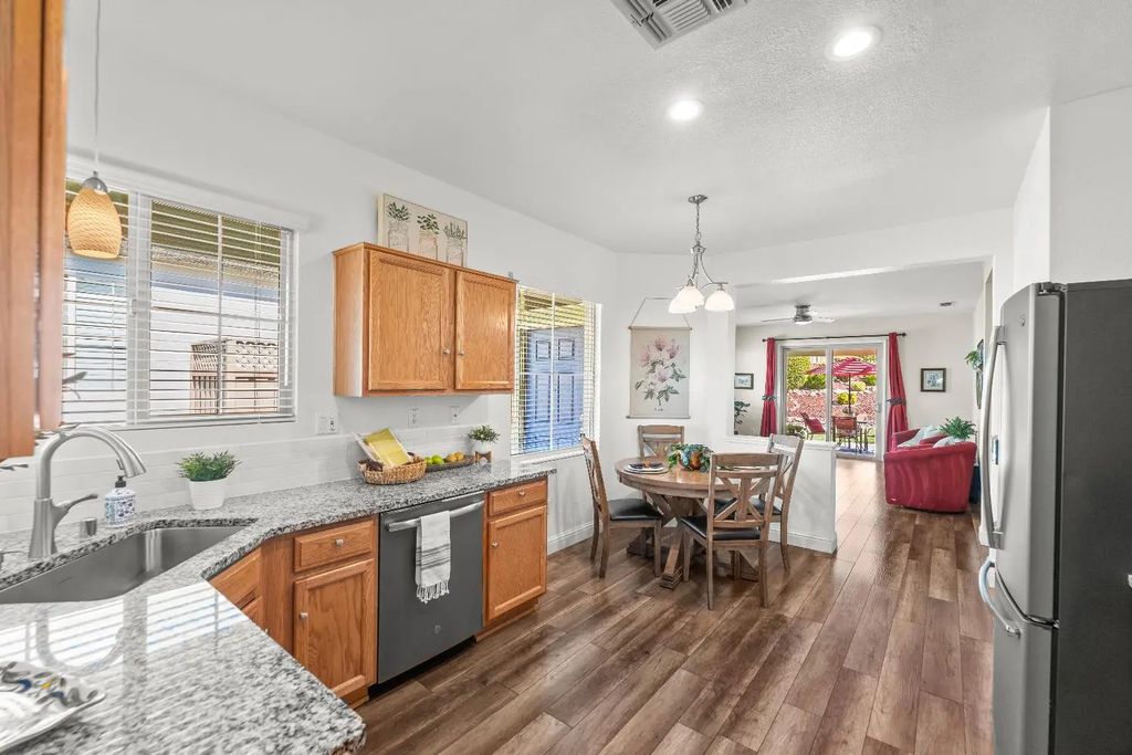 2561 Winding Way, Lincoln