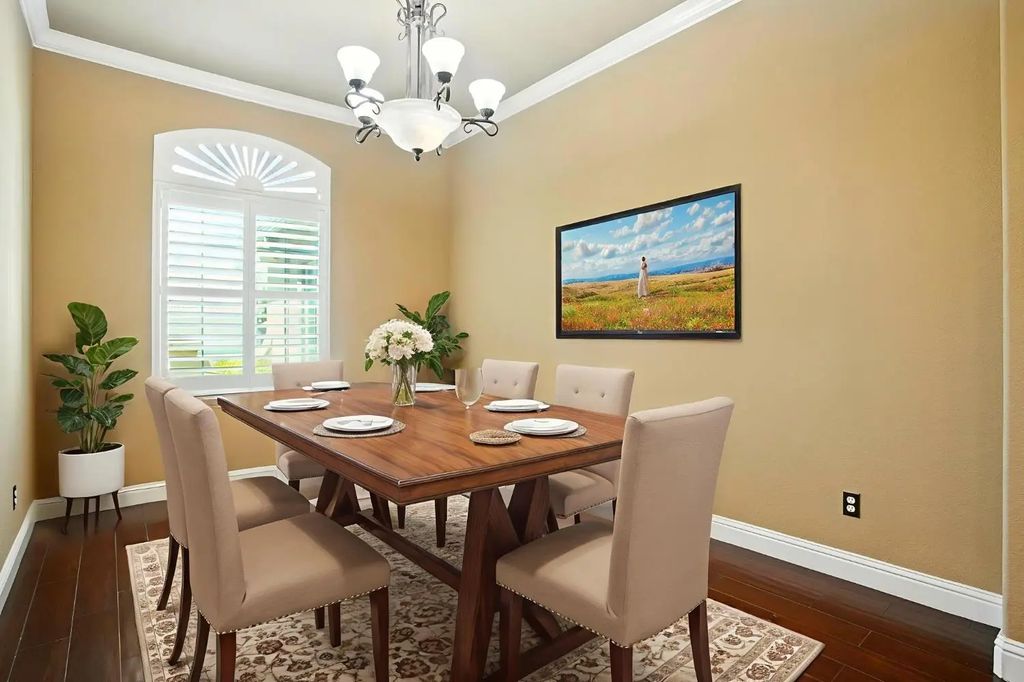 8992 Water Song Circle, Roseville