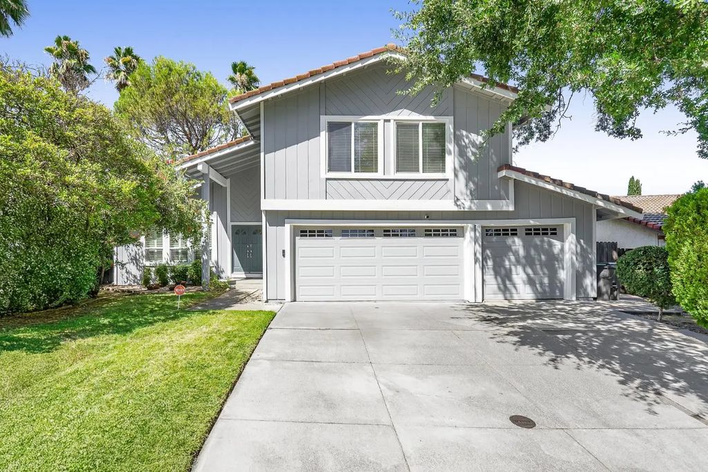 1304 Mossbrook Court, Roseville