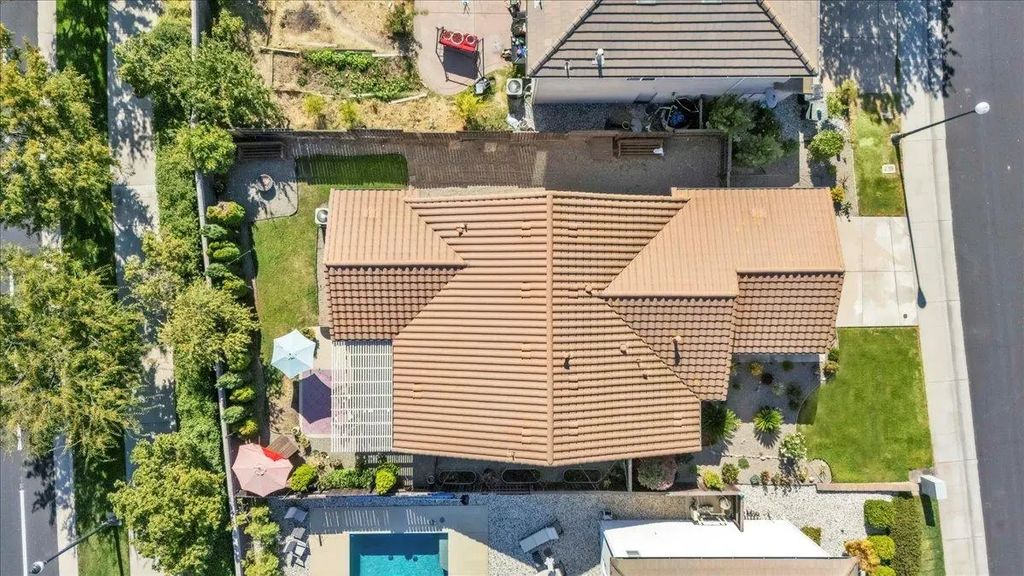 2152 Trimstone Way, Roseville