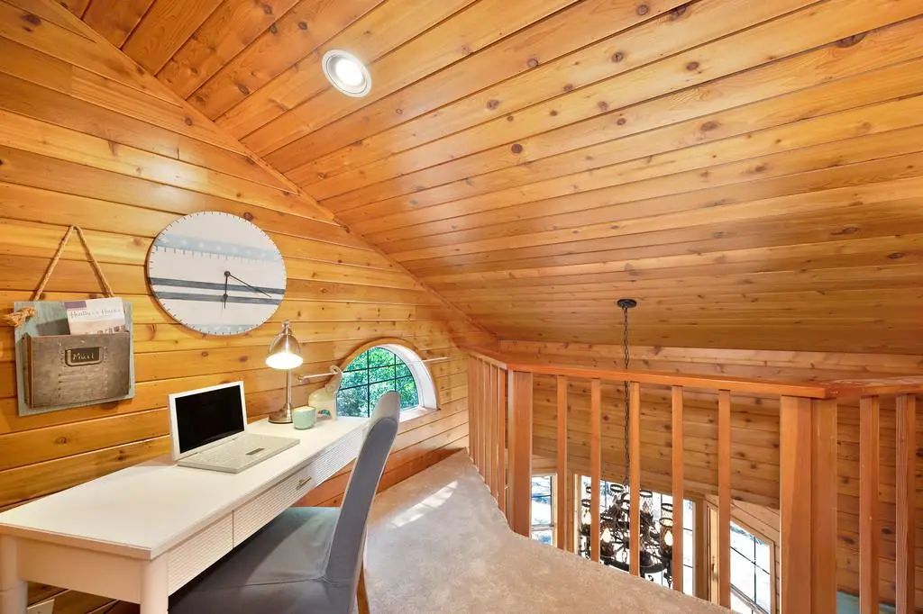 370 Bon Vue Drive, Applegate