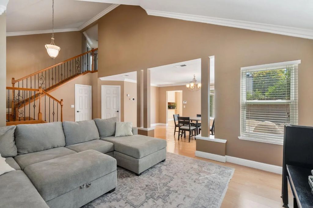 8522 Thornbury Drive, Antelope