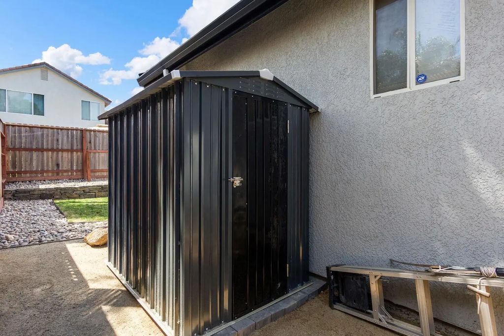 8033 Horncastle Avenue, Roseville