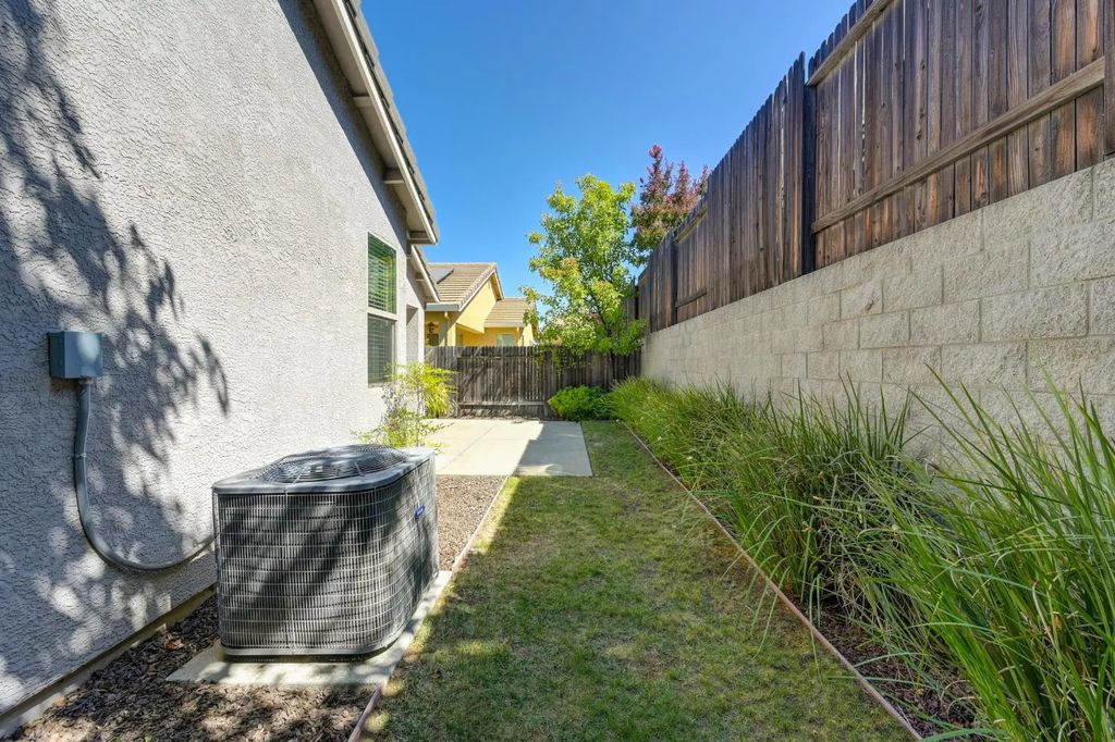 1914 Verrazona Drive, Roseville