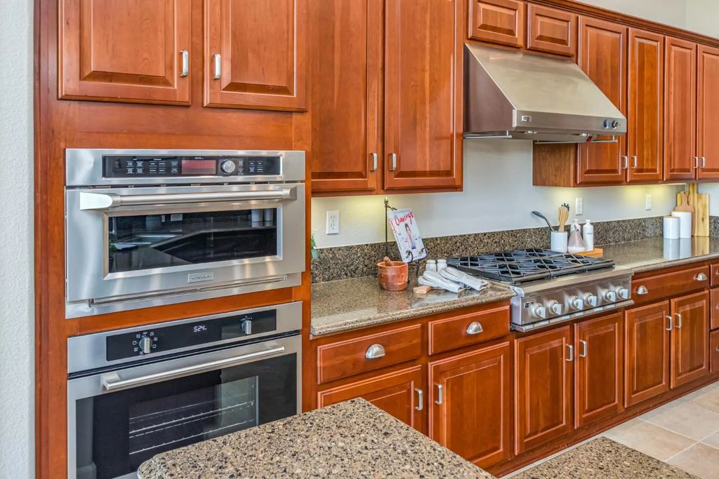 2291 Walden View Lane, Lincoln