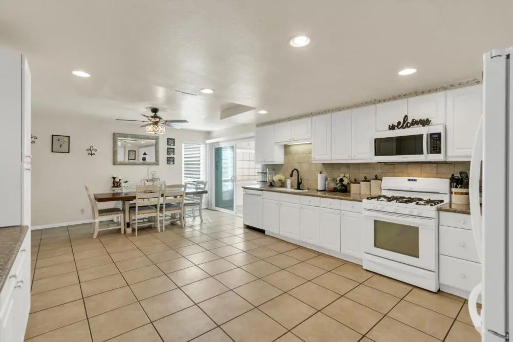 8468 Milky Way, Orangevale