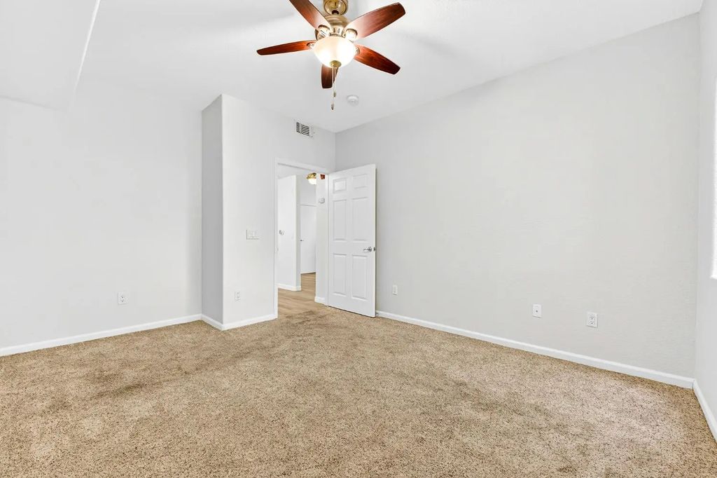 10001 Woodcreek Oaks Boulevard 413, Roseville