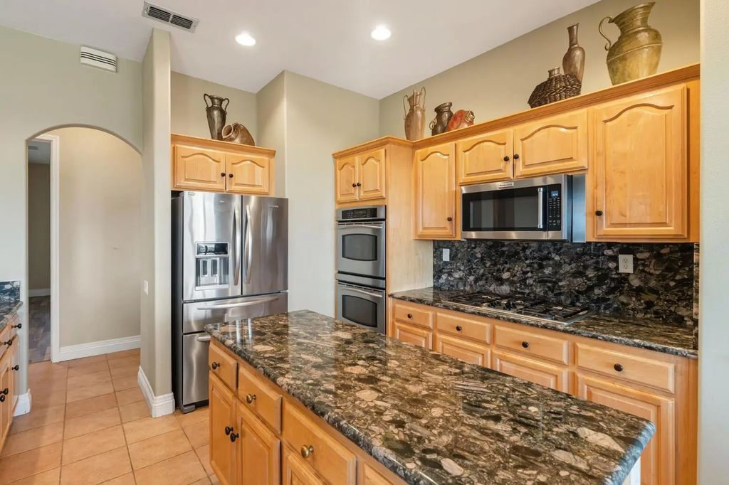 3720 Coldwater Dr, Rocklin