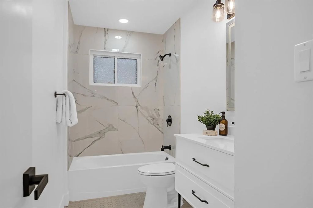8906 Aksarben Drive, Orangevale