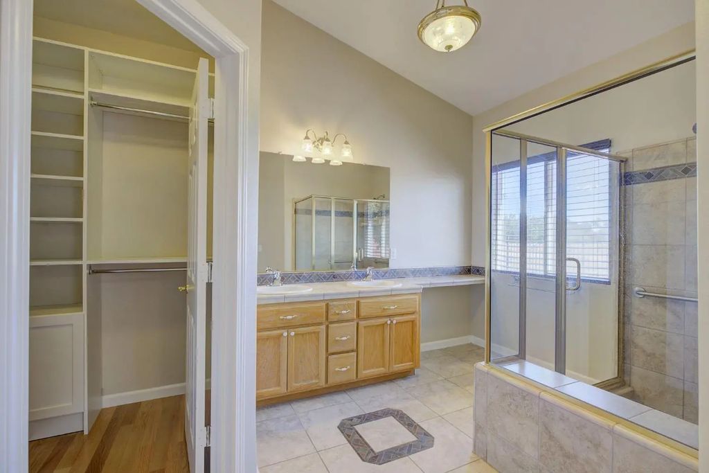 2423 1st Street, Lincoln