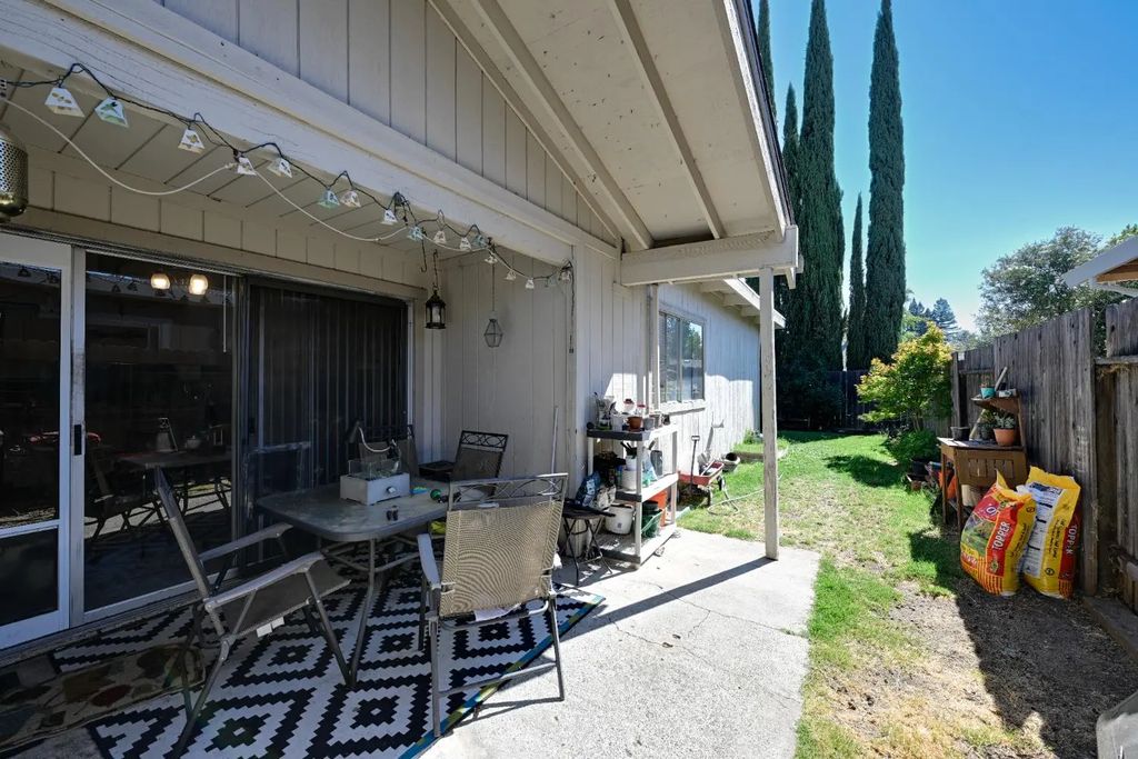 5953 Moss Creek Circle, Fair Oaks