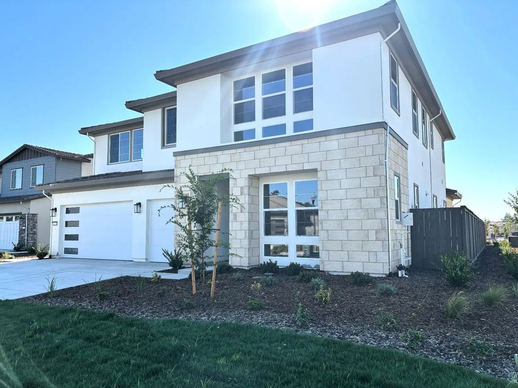 5731 Secret Creek Drive, Rocklin