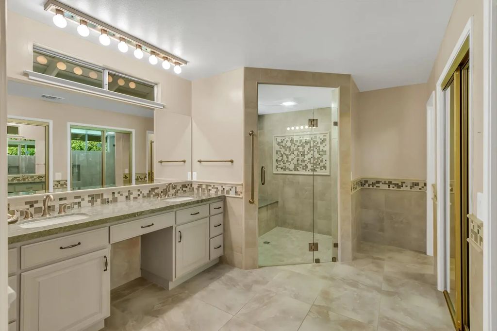 8830 Curragh Downs Drive, Fair Oaks