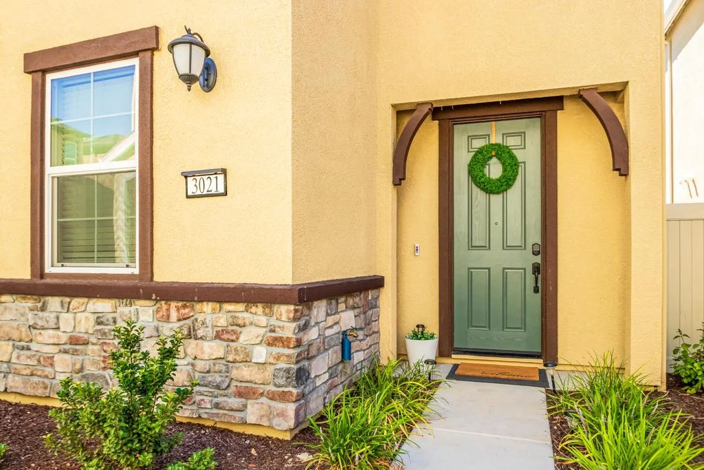 3021 Mohawk Way, Roseville