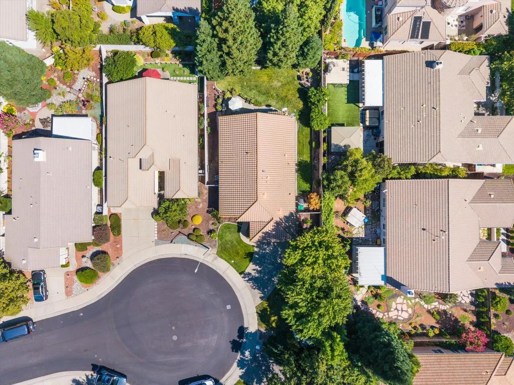 325 Wagonmaster Court, Roseville