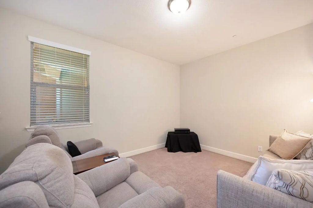 208 Valentino Court, Roseville