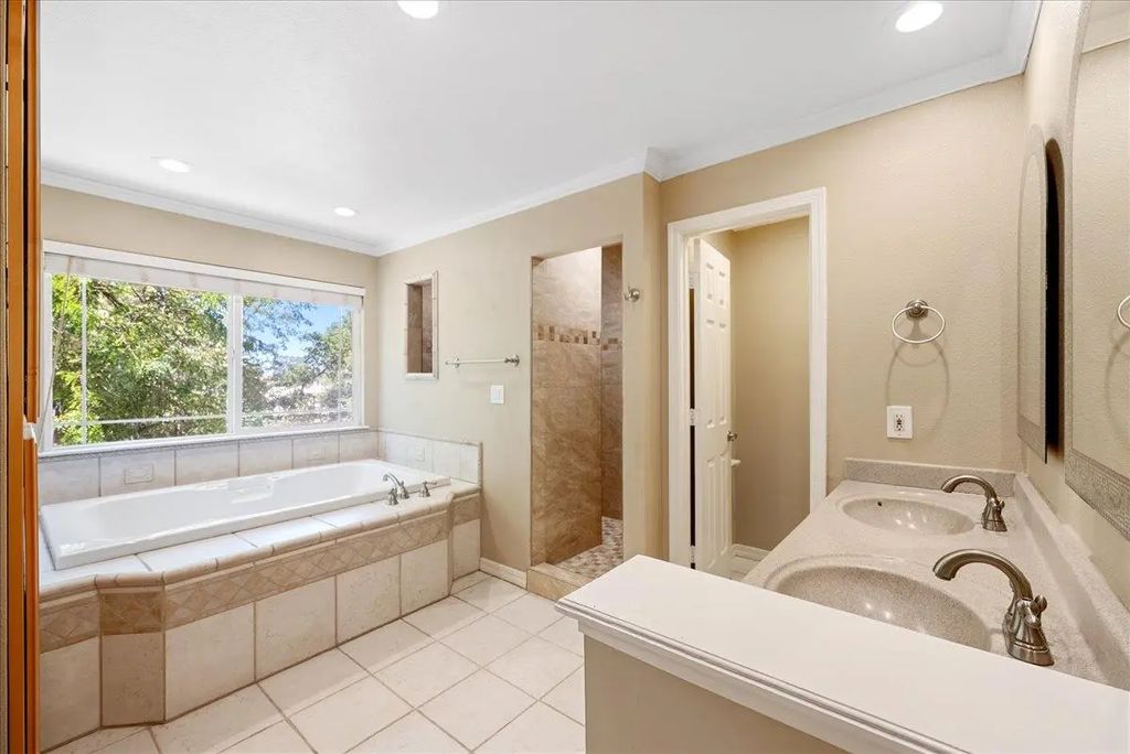 1041 Lydia Lane, Placerville