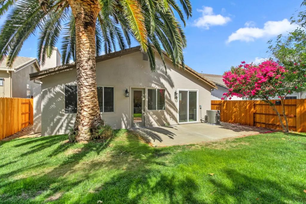 1006 Vanston Way, Roseville