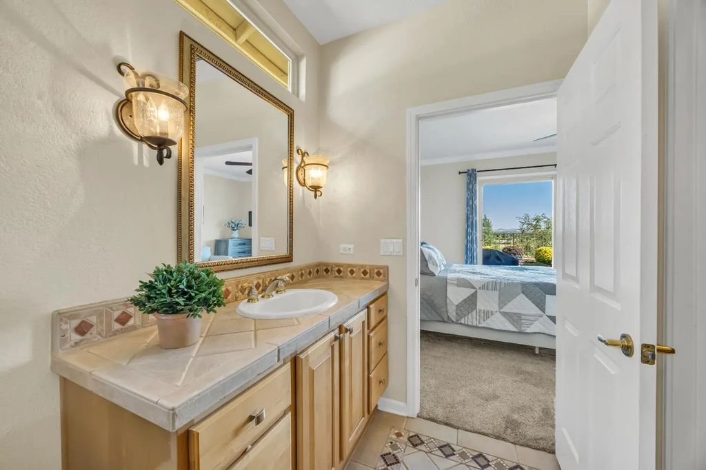 1378 Strolling Hills, Lincoln