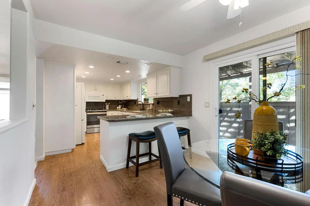 8205 Lash Larue Lane, Citrus Heights