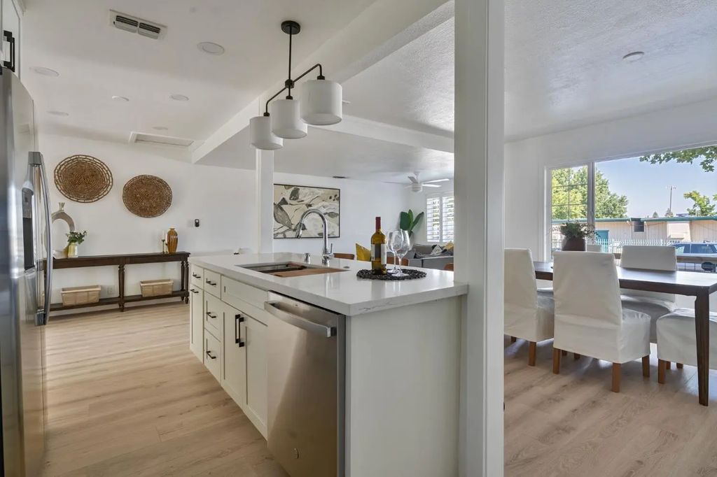 424 Stanford Avenue, Roseville