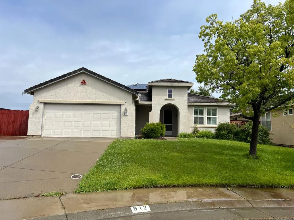 512 Spruce Court, Lincoln