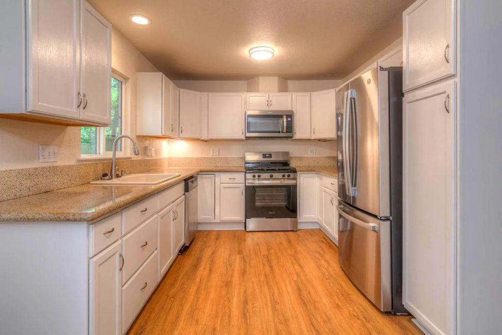 22461 Foresthill Road, Foresthill