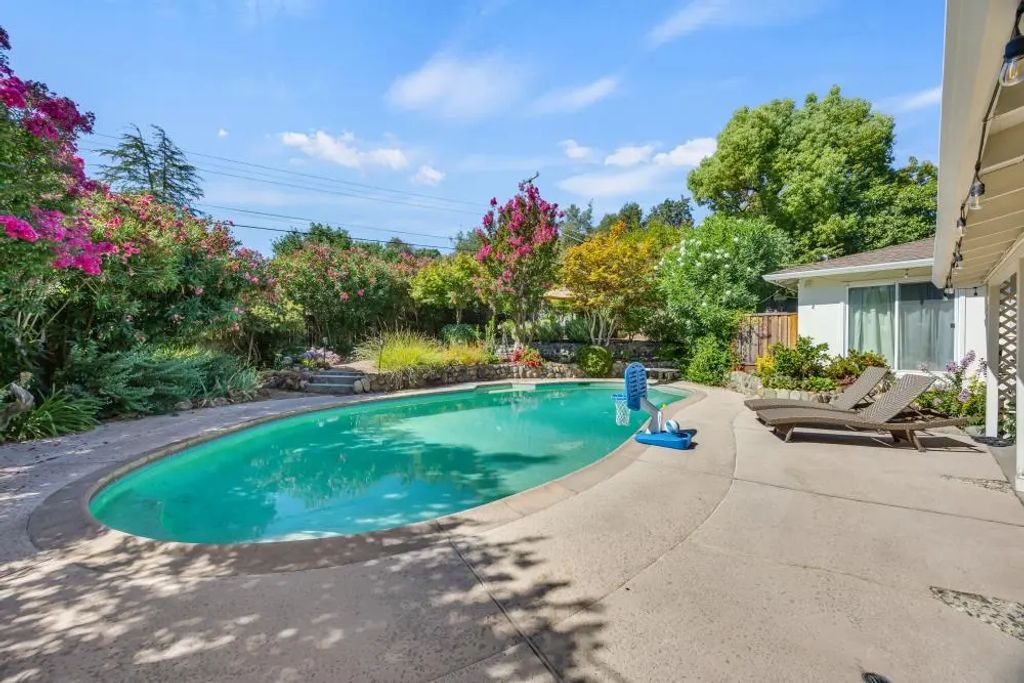 7736 Greenridge Way, Fair Oaks